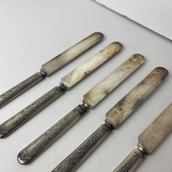 Antique WM Rogers & Son AA Lot of 6 Knives Warranted 12 - Picture 3 of 6